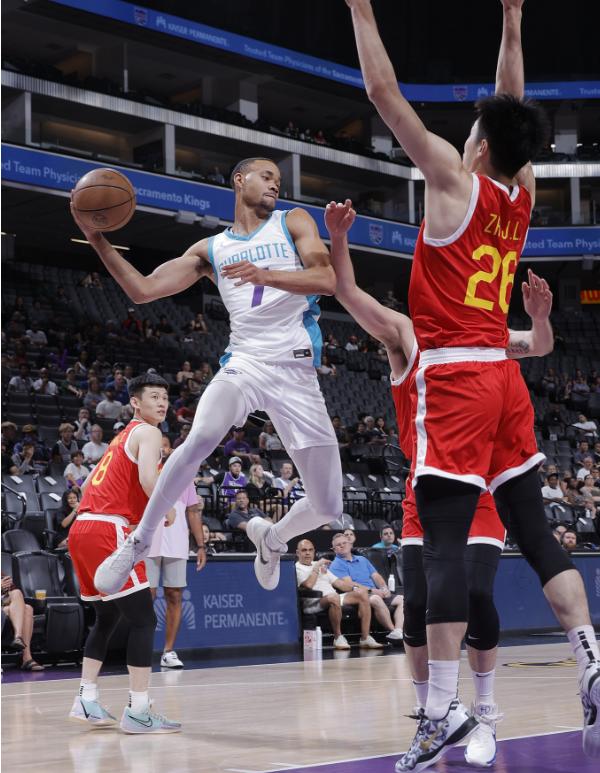 NBA夏联-中国男篮负黄蜂杨瀚森12分7失误6犯的简单介绍