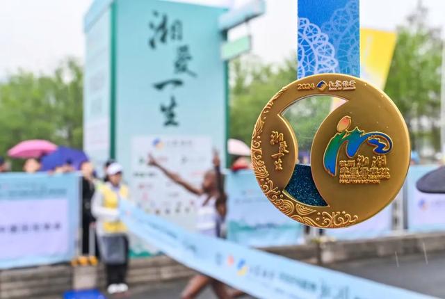 肯尼亚运动员斩获佳绩，勇夺头名